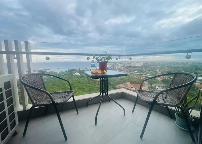 Aparthotel At Tambuli Near Airport In Cebu 4*