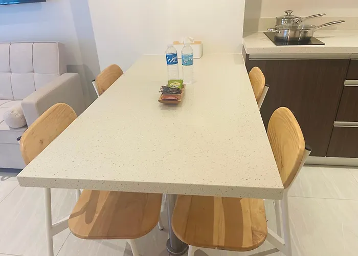 Aparthotel At Tambuli Near Airport In Cebu 4*